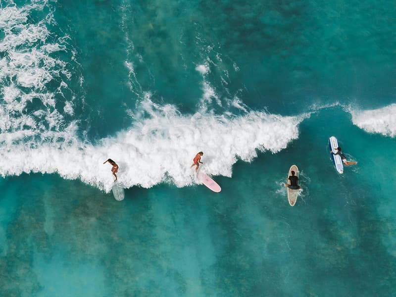 surf photographer during a session