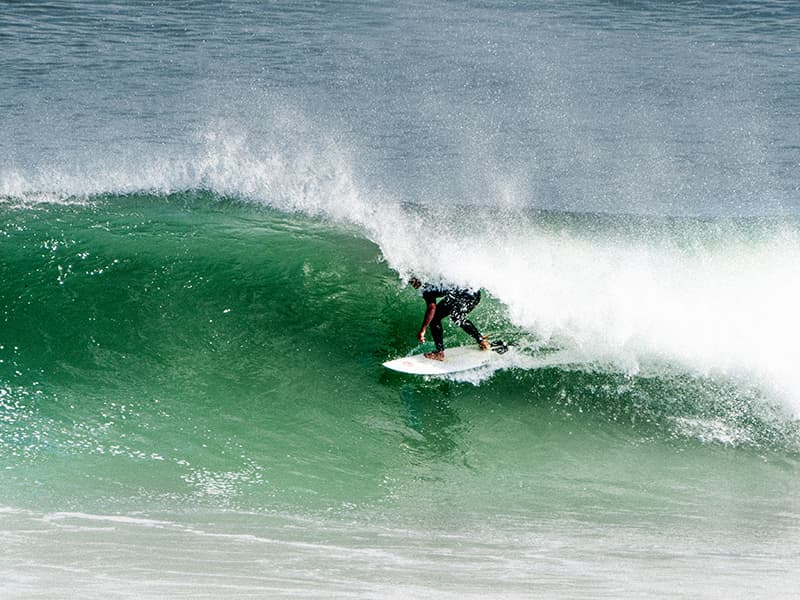 La Torche surf photographer during a session