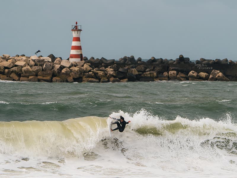 Supertubos surf photographer during a session